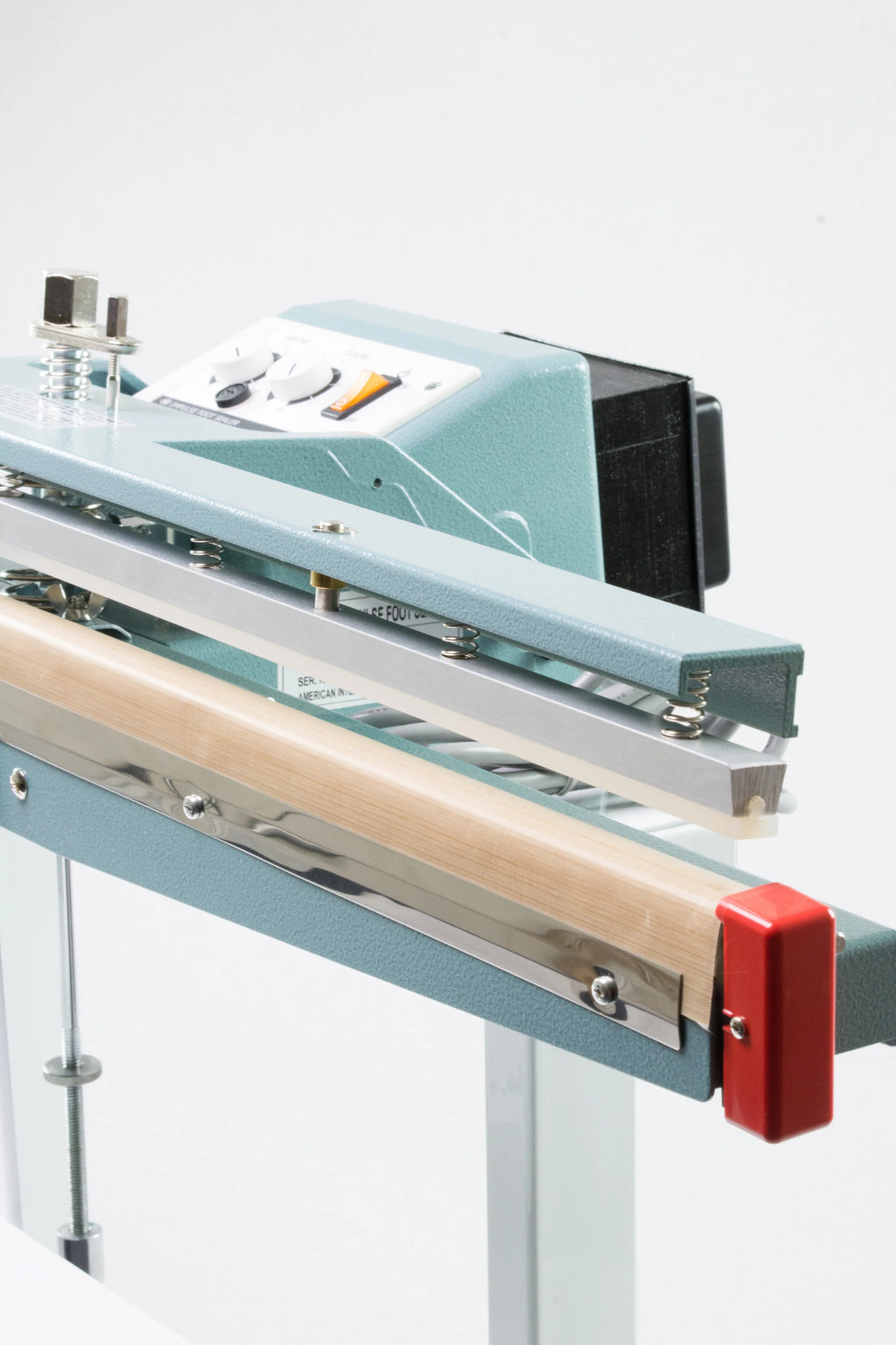 AIE FL Series sealing jaws and control panel, close-up
