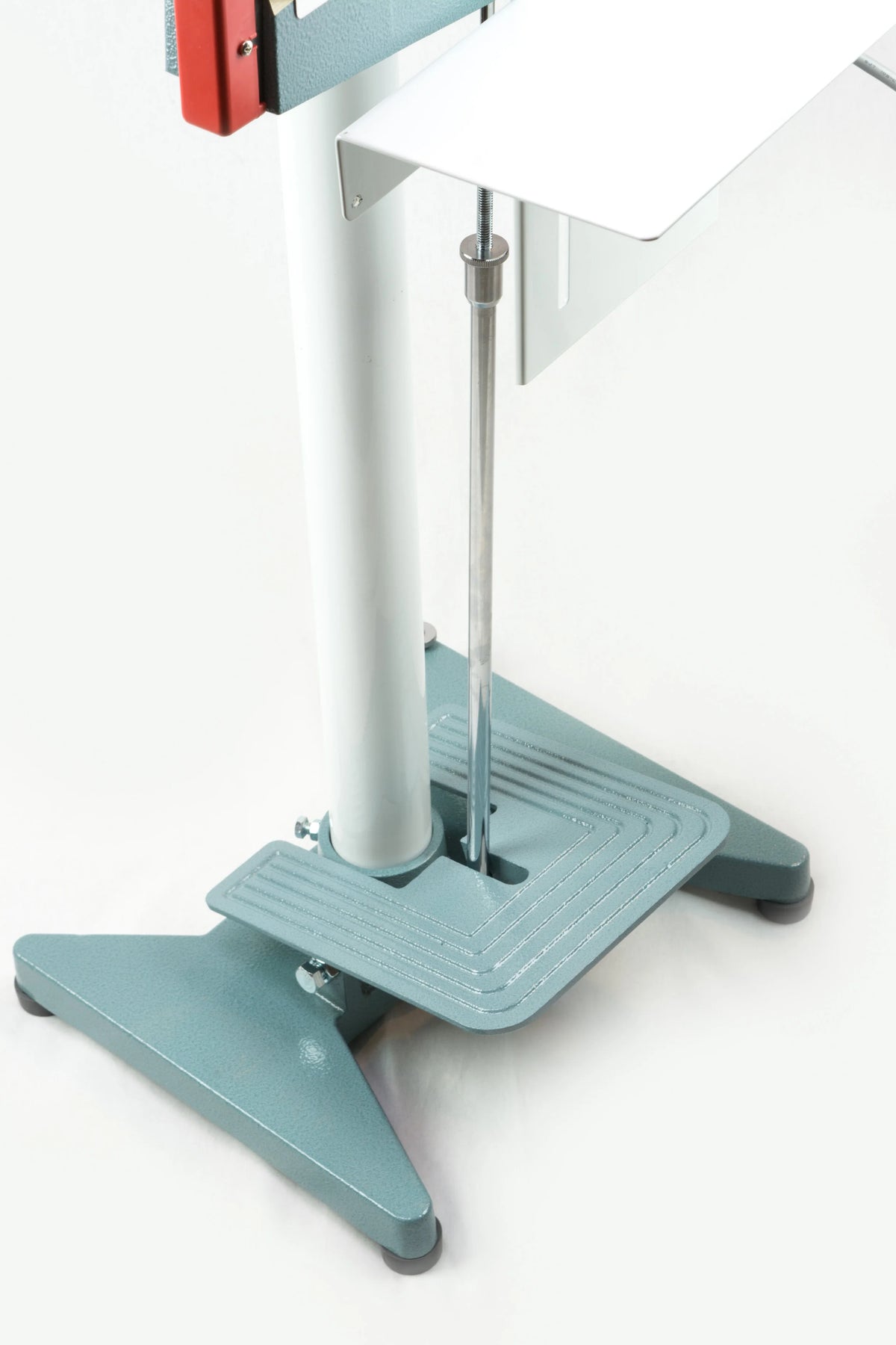 AIE600FDC 24-inch double impulse seal and trim foot sealer foot pedal and stand base, close-up
