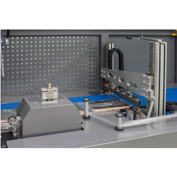 Maripak IMPACK PRO-MOTION 20 side seal unit and cross-seal area over the blue conveyor