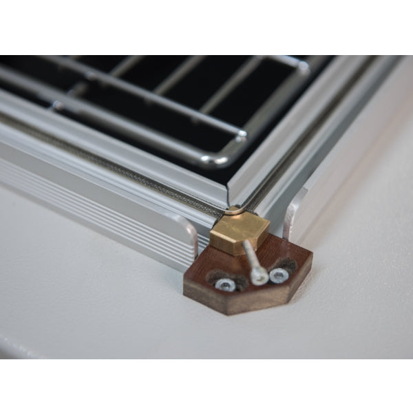 Maripak Compack 5800HC detail of the hood corner and sealing frame