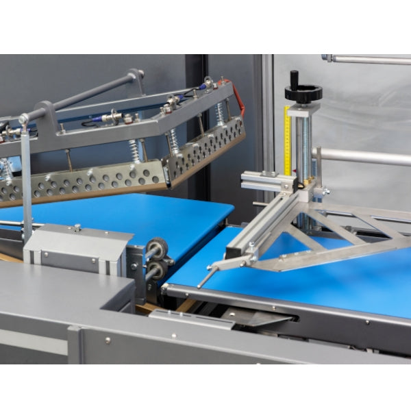 Maripak RLS e-Pro 5844 sealing jaw and film guide over the blue infeed conveyor